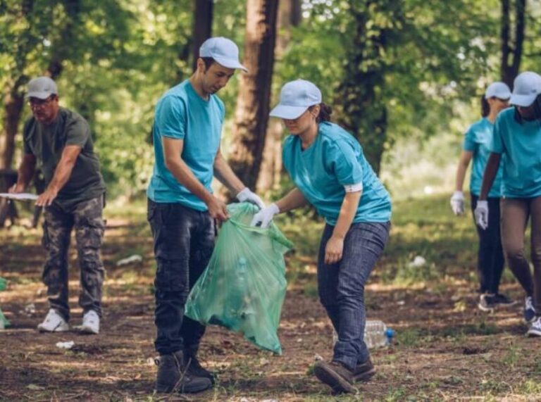 Qué hacen las Voluntarias Vicentinas de la Santa Cruz del Pedregal 7 voluntarias ayudando en comunidad